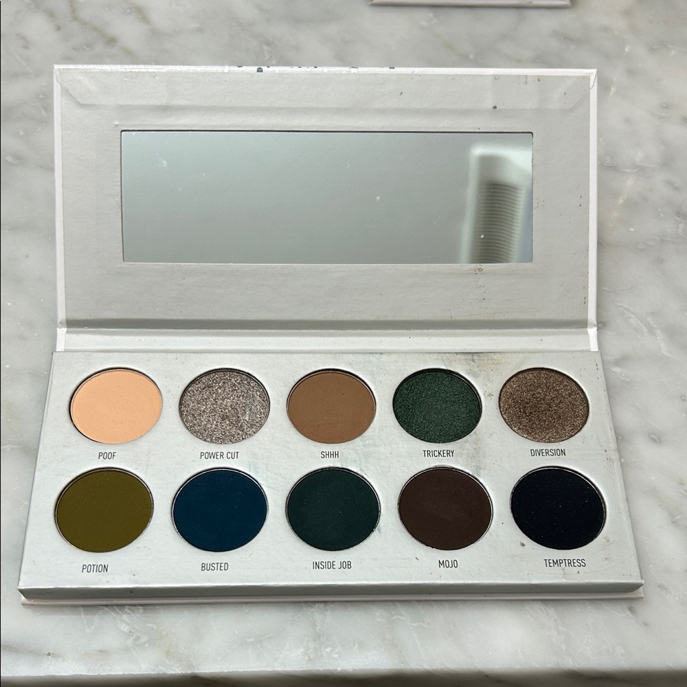 Morphe x Jaclyn Hill Dark Magic Eyeshadow Palette